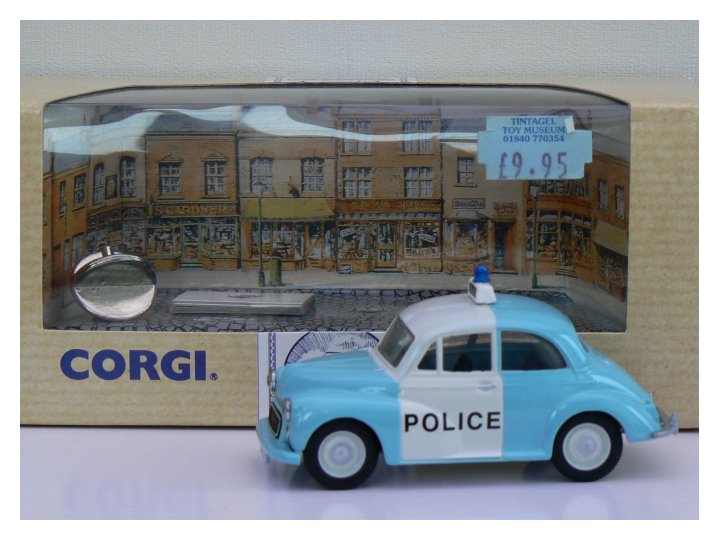 Corgi Police Morris Minor Saloon (Ref V005)